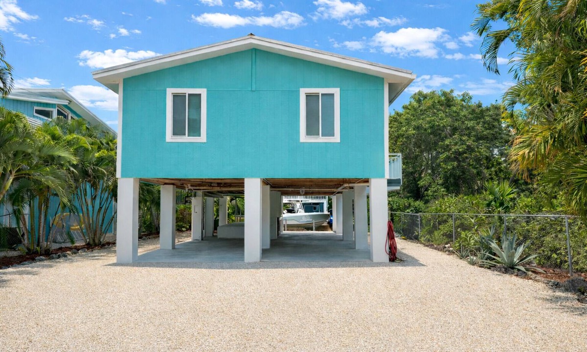 Port Pine Heights House | Newly Renovated Boater’s Paradise -35' Dock + Ice No Low Bridges