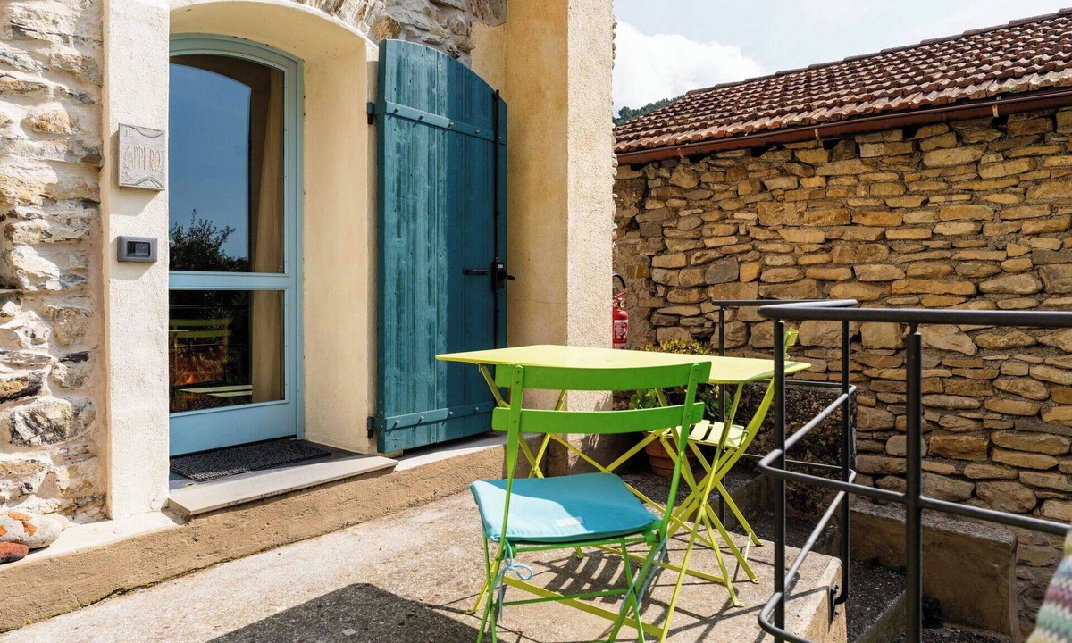 San Bartolomeo al Mare House | Nice apartment in villa for 4 guests with WIFI and pets allowed