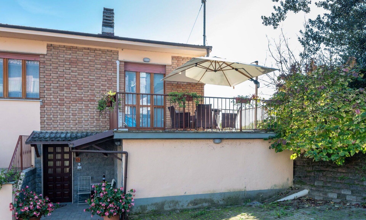 Castagnole Monferrato Apartment | Nice apartment for 4 people with pool, A/C, WIFI, TV and terrace