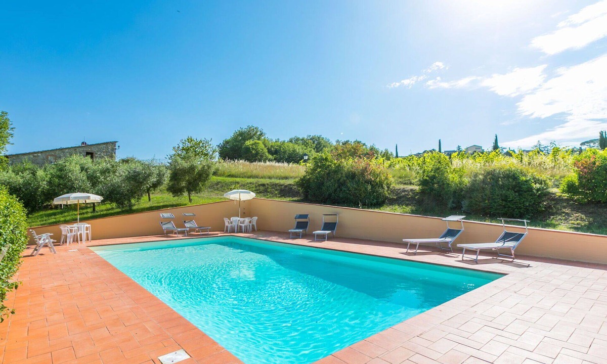 Castellina in Chianti Villa | Nice apartment in villa for 6 guests with A/C, pool, WIFI, TV, patio and panoramic view