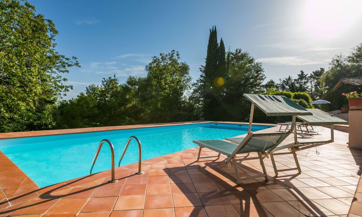 Colle di Val d'Elsa House | Nice apartment in villa for 4 guests with WIFI, pool, TV, terrace and panoramic view
