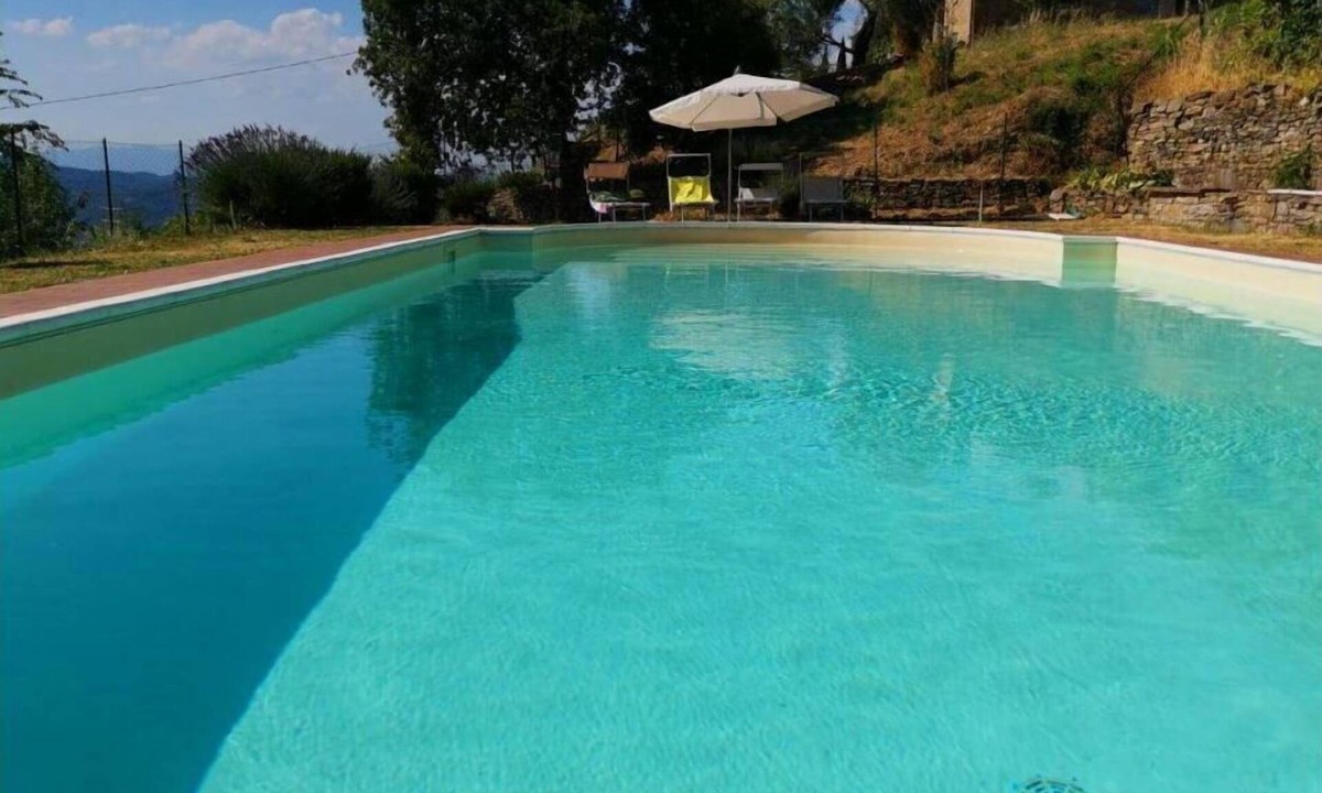 Pieve di Chio Apartment | Nice apartment for 4 people with pool, WIFI, TV and balcony