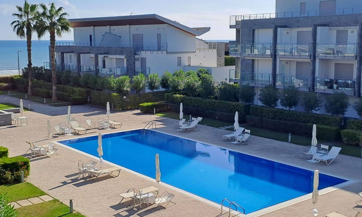 Silvi Marina Apartment | Nice apartment for 4 people with WIFI, pool, A/C, TV, terrace and pets allowed