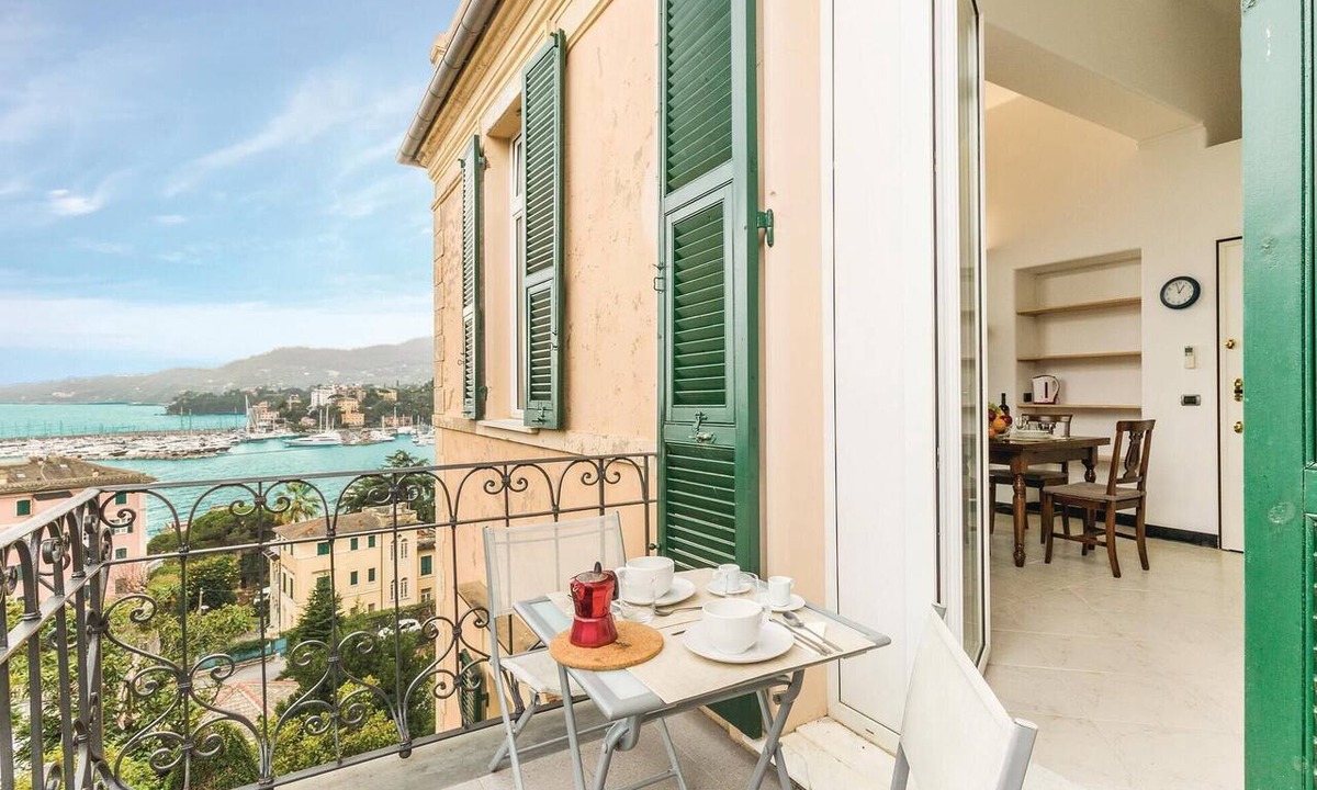 Rapallo Apartment | Nice apartment in Rapallo GE with outdoor swimming pool