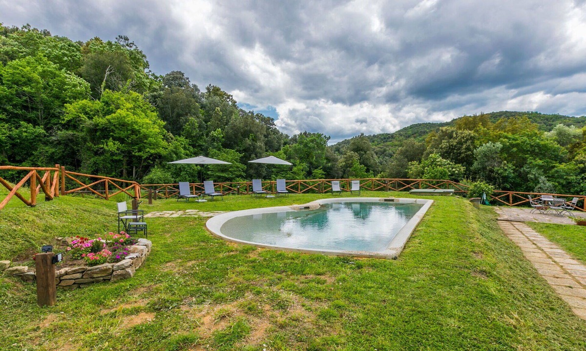 Castagneto Carducci Villa | Nice apartment in villa for 4 guests with WIFI, A/C, pool, TV and pets allowed
