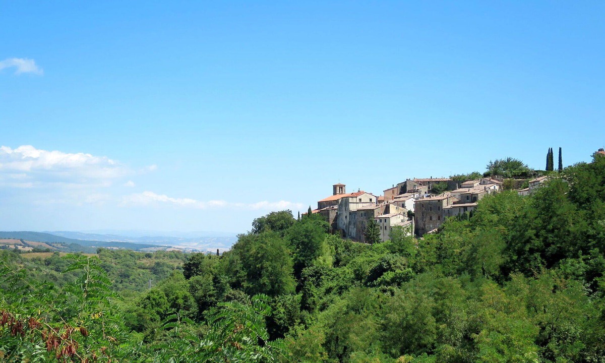 Scansano House | Nice apartment in villa for 4 guests with WIFI, TV, patio and pets allowed