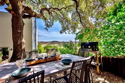 Santarem House | OakTree Villa - Quinta da BellaVista