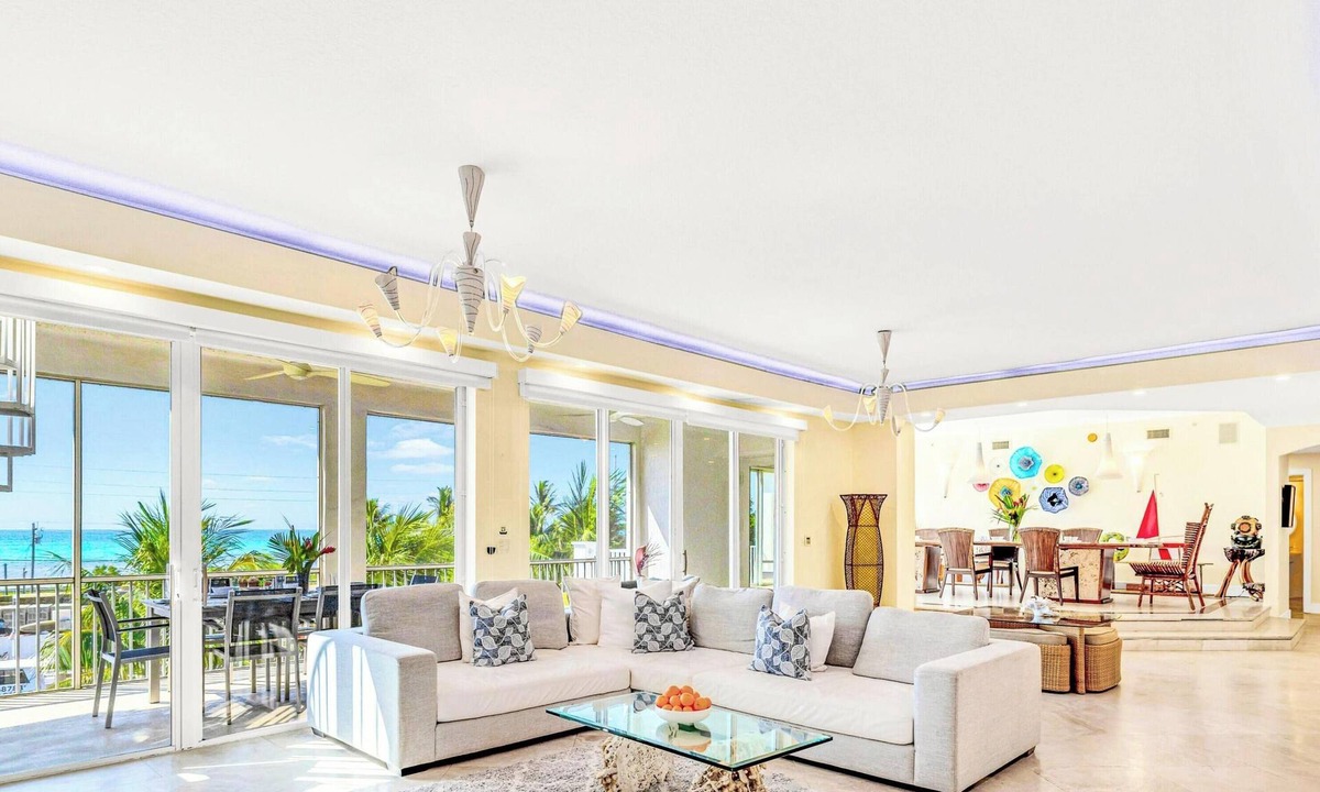 Islamorada Apartment | Ocean View Duplex Penthouse | Retreat amenities: tennis court, heated Pool | Vista Key One