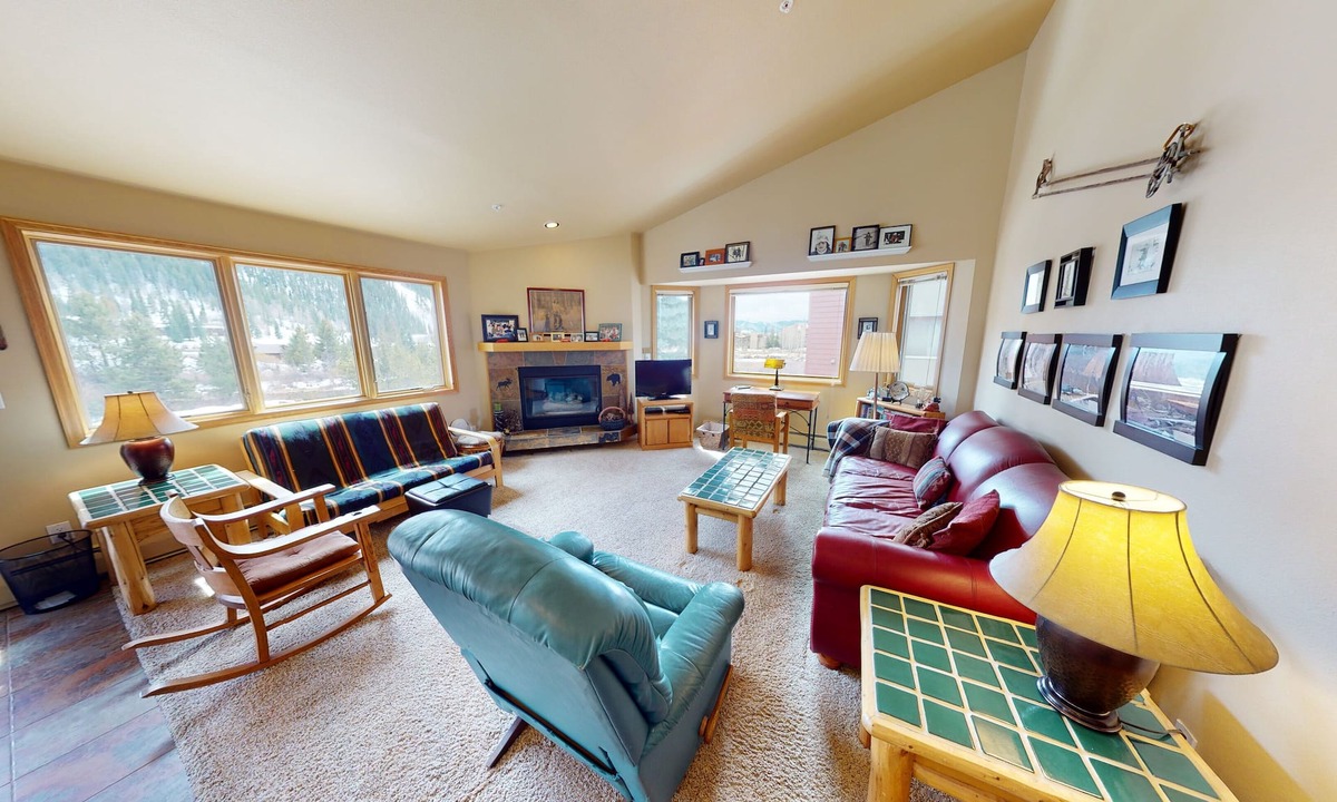 Mountain House Condo | On River Trail! End Unit Near Hot Tubs. Walk to Festivals, Dining, Shops