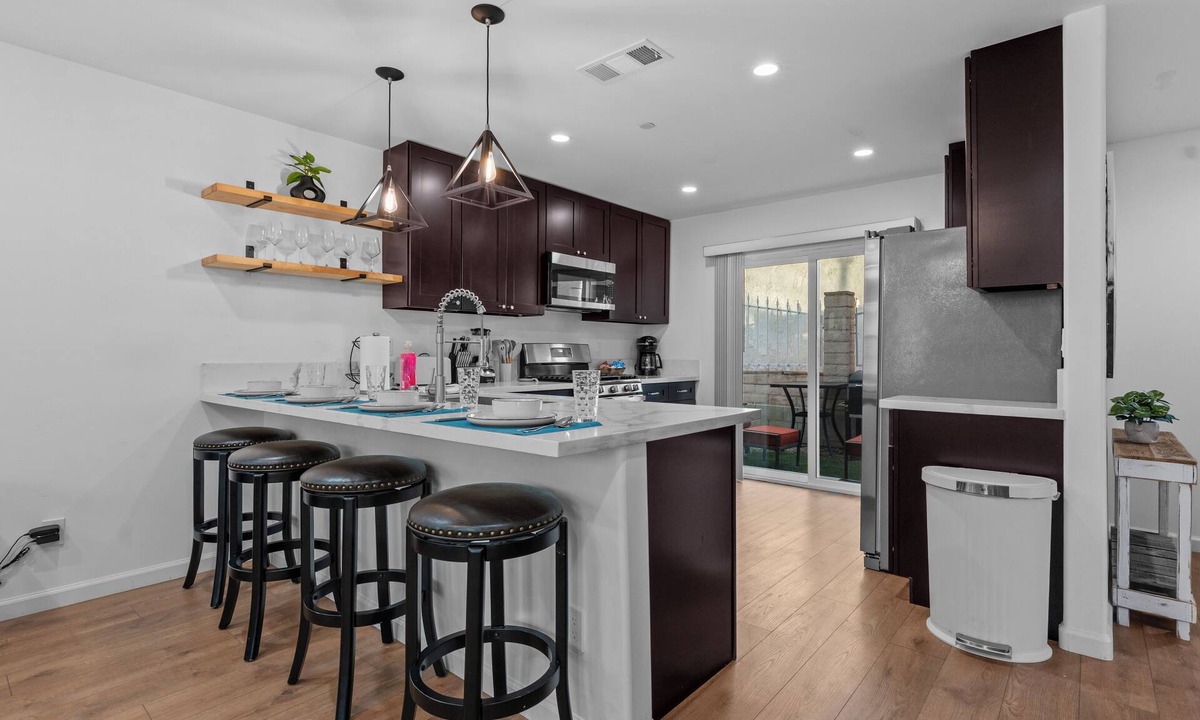 Colton House | One World House with King Bed