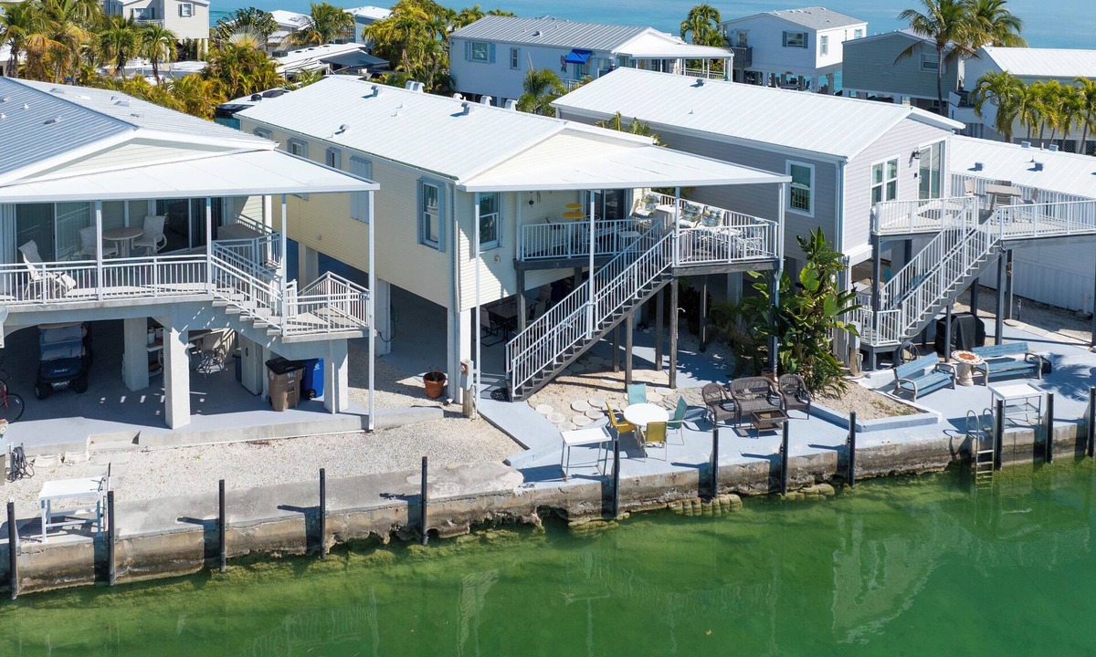 Cudjoe Key House | Open Water Views | 32' Boat, King Beds, Fish Cleaning Station, Waterfront Escape