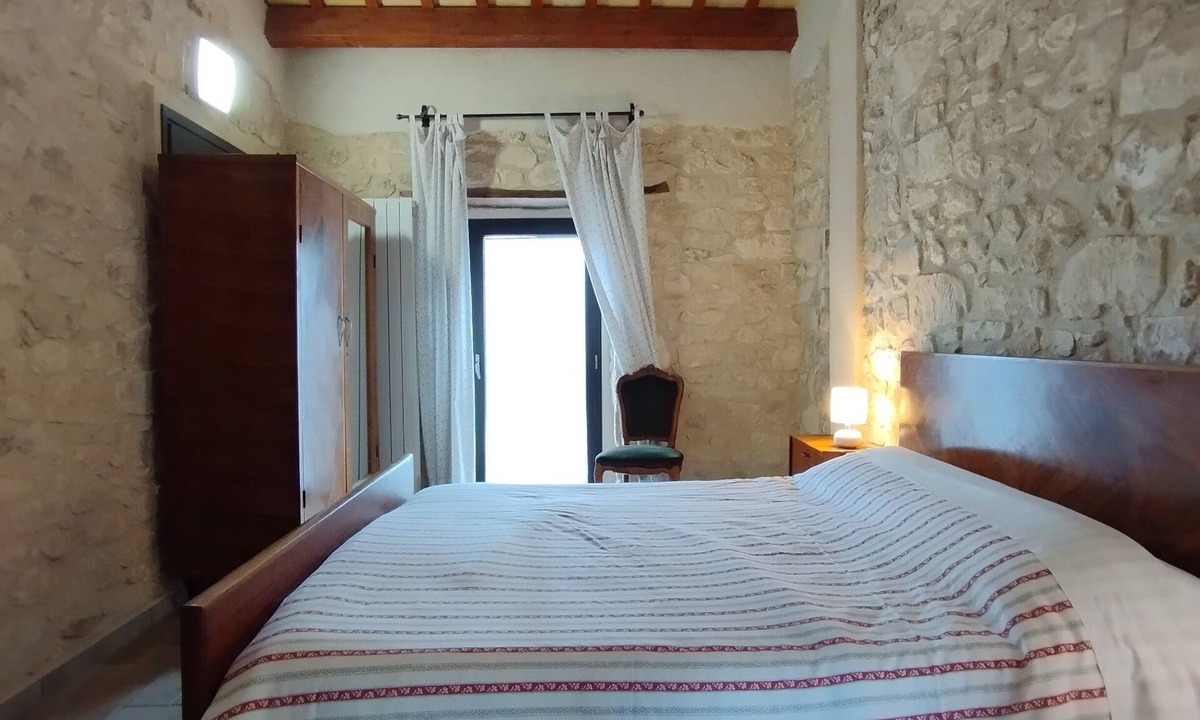 Rapino House | Orange Apartment-Ancient country house fenced garden, pets allowed