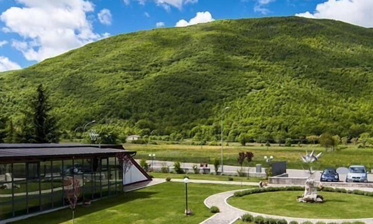 Collelongo Hostel | Ostello Parco d'Abruzzo