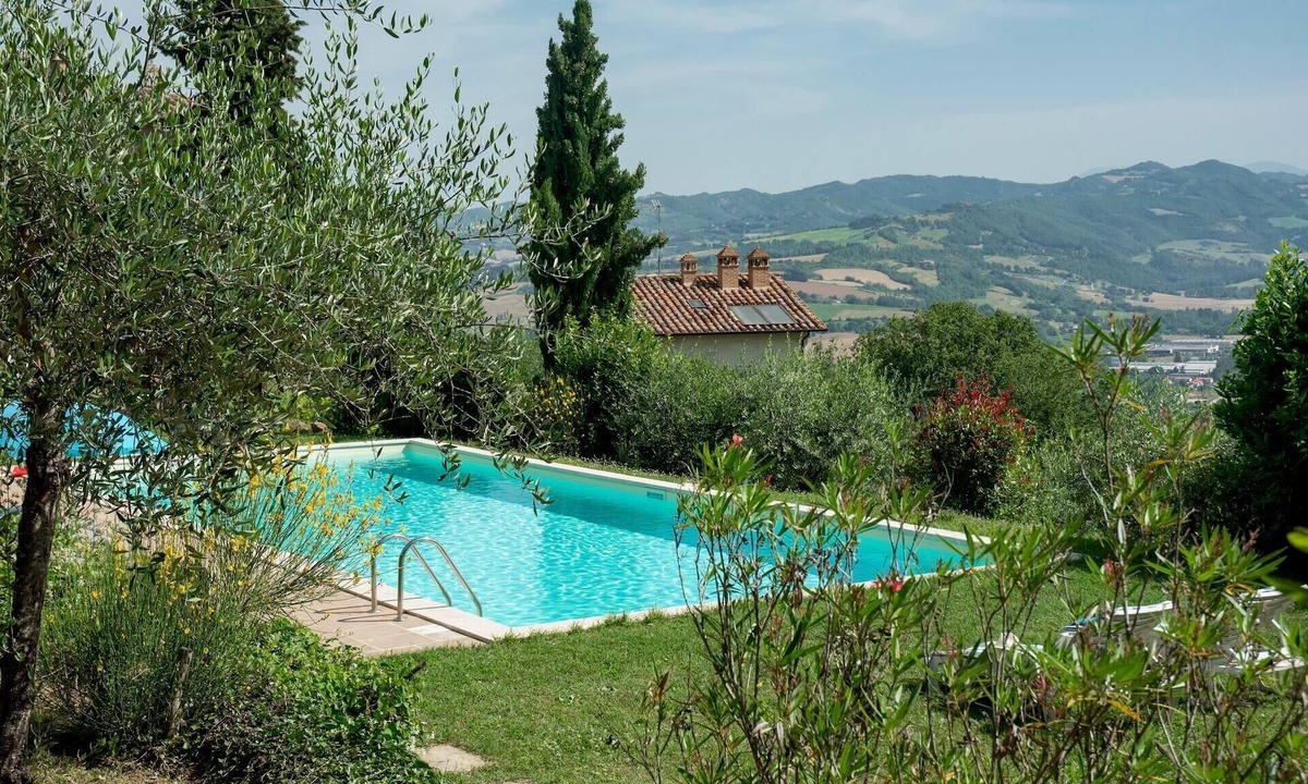 Montelovesco Villa | Palazzo San Savino, villa with pool