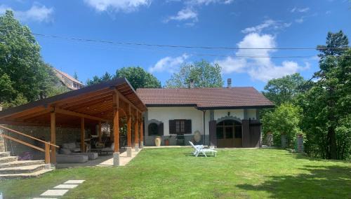 Ponzone House | Peaceful Mountain Retreat - private guest house