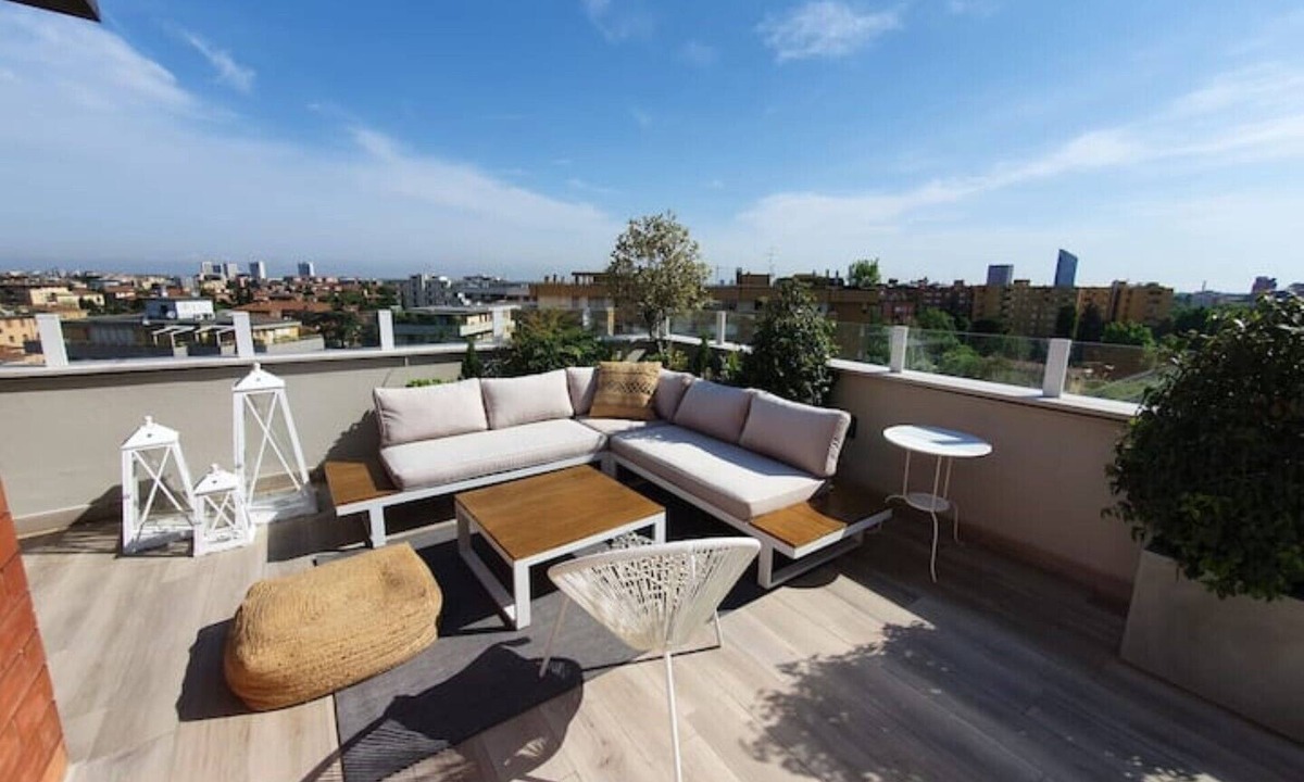 Fossolo Apartment | Penthouse F8 | Rooftop Terrace, Two Towers View