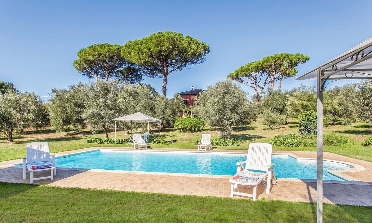Poggio House | Pleasant and cozy villa, former farmhouse, located in the hills north of Rome within a private estat