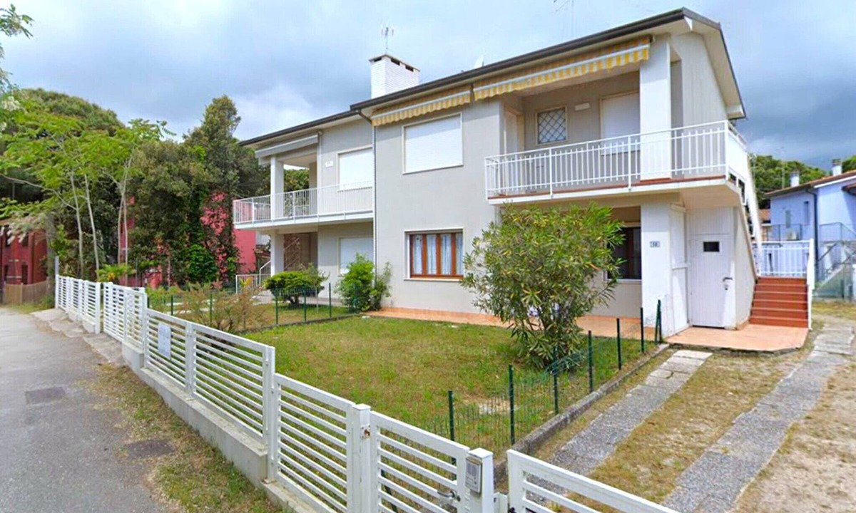 Rosolina Mare Apartment | Pleasant apartment in Rosolina Mare with balcony