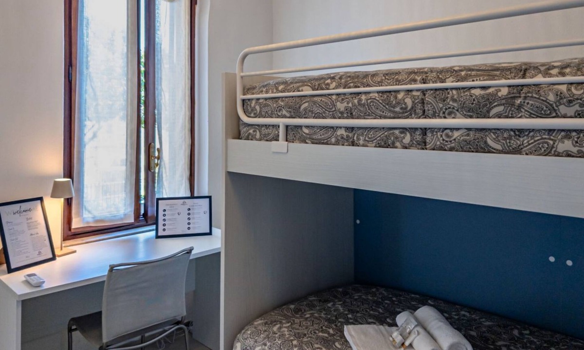 Varazze Apartment | [Private Garden] Beaches 900m WiFi SmartTV