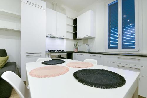 Province of Bologna Apartment | Queen Home Nicolle