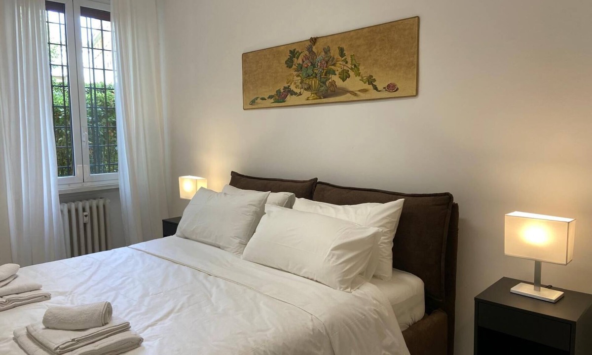 Parioli Apartment | QUIET 2 BEDROOM APARTMENT WITH GARDEN IN PARIOLI
