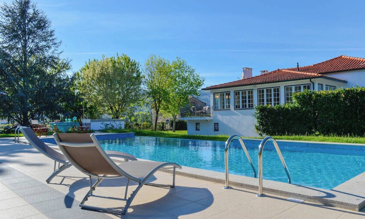 Refoios do Lima House | QUINTA DO MOSTEIRO:Charming refuge between history and nature