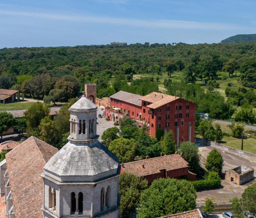 Abbazia di Fossanova House | Red Palazzo Fossanova