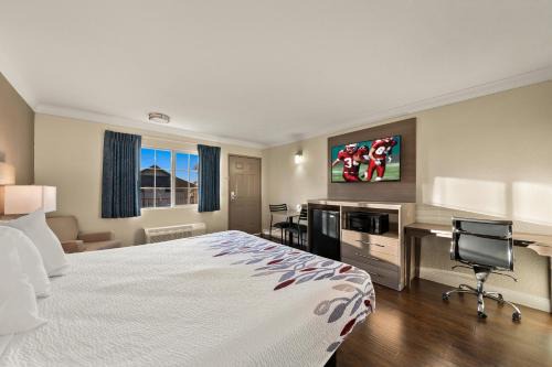 Bellflower Hotel | Red Roof Inn Los Angeles - Bellflower