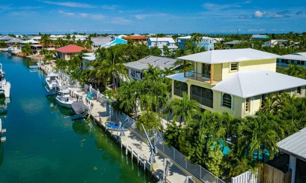 Summerland Key House | REEL ESCAPE - 4 Bedroom/2 Bathroom w/Pool, Boat Dock & Sleeps 8!