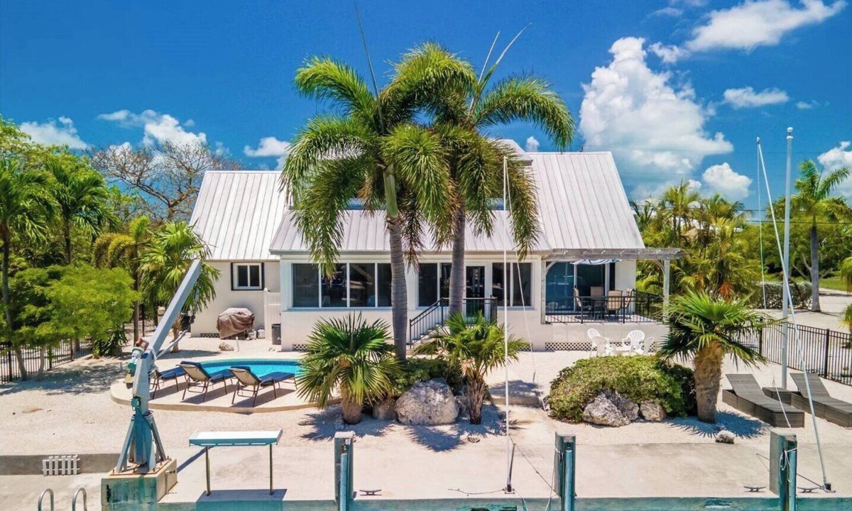 Marathon House | Reel Sunset 3/2 with Pool and Canalfront in Duck Key