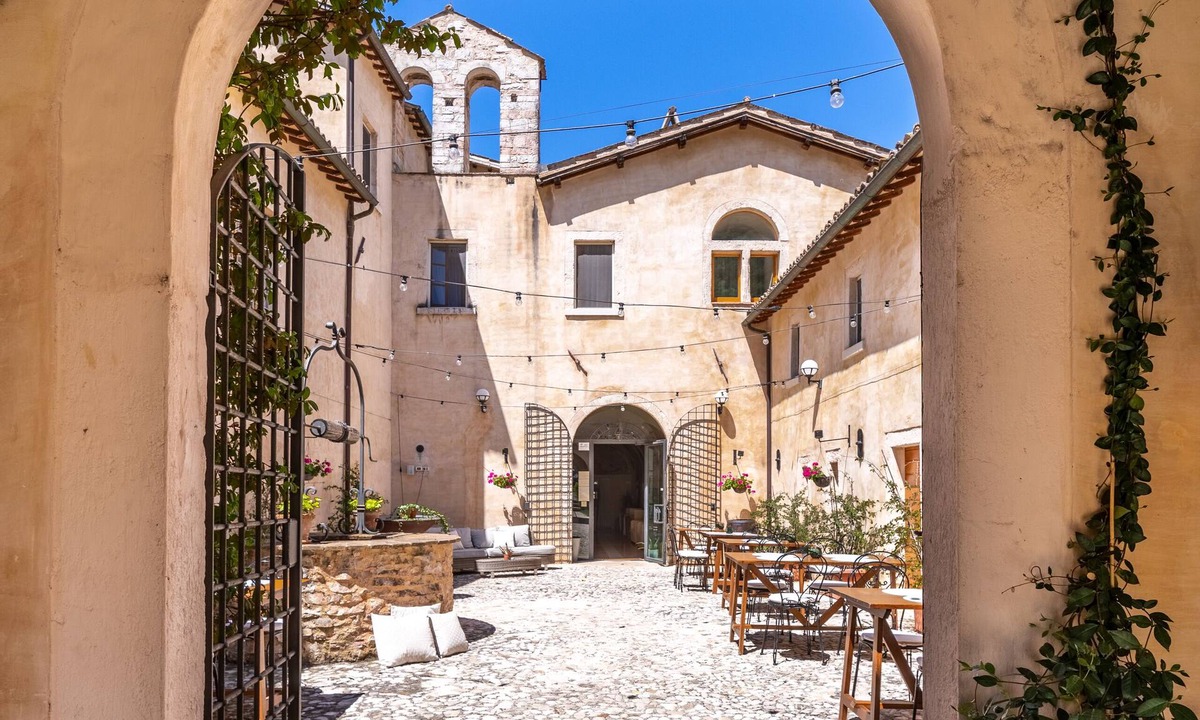 Sant'Anatolia di Narco House | Relais Convento Santa Croce