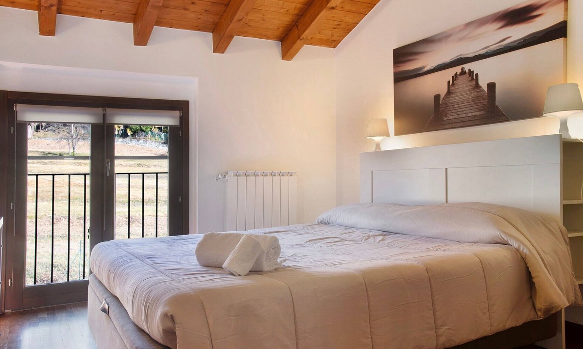 Brenta Apartment | “Relax Between Mountains and Lakes” Apartment with Balcony and Wi-Fi