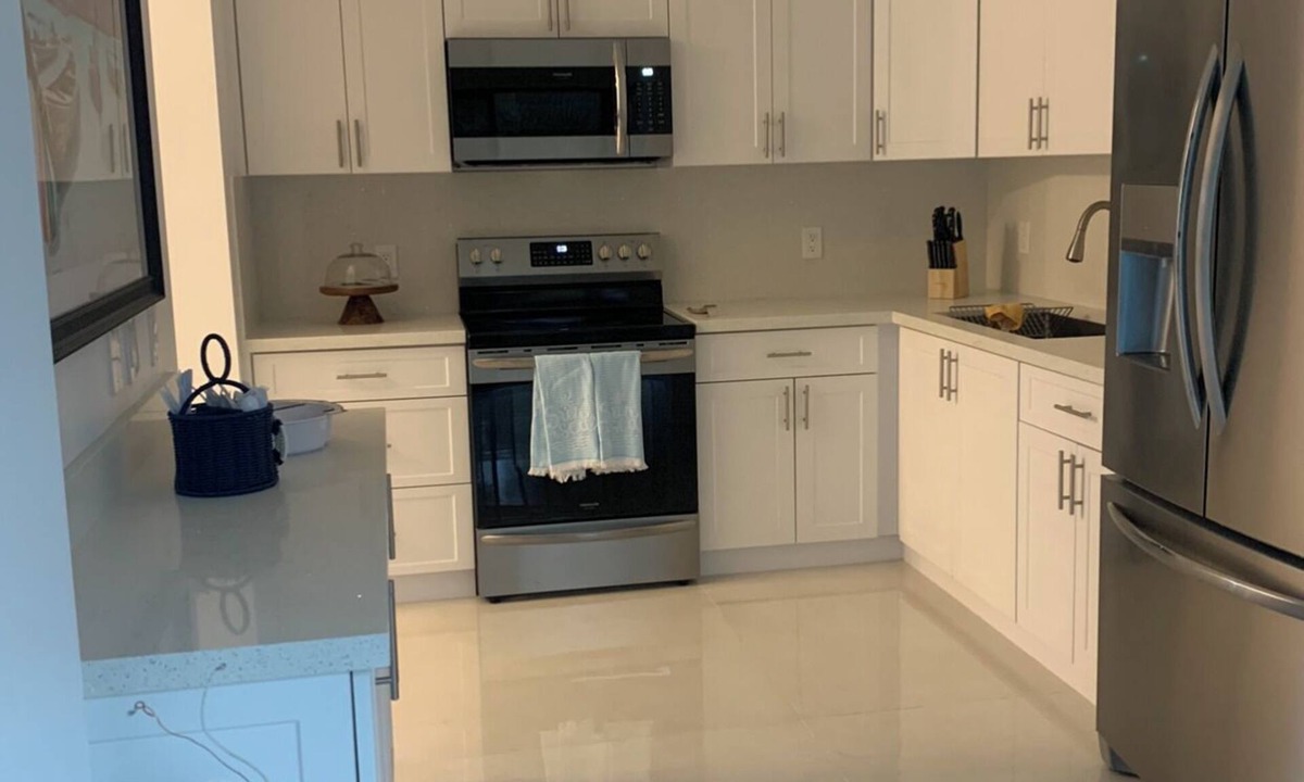Rock Harbor House | Relax in the Keys