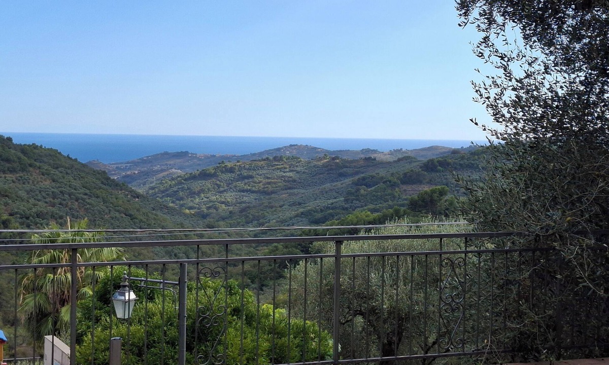 Vasia Apartment | Relaxed holidays with sea views Casa Federica - your home in Italy!