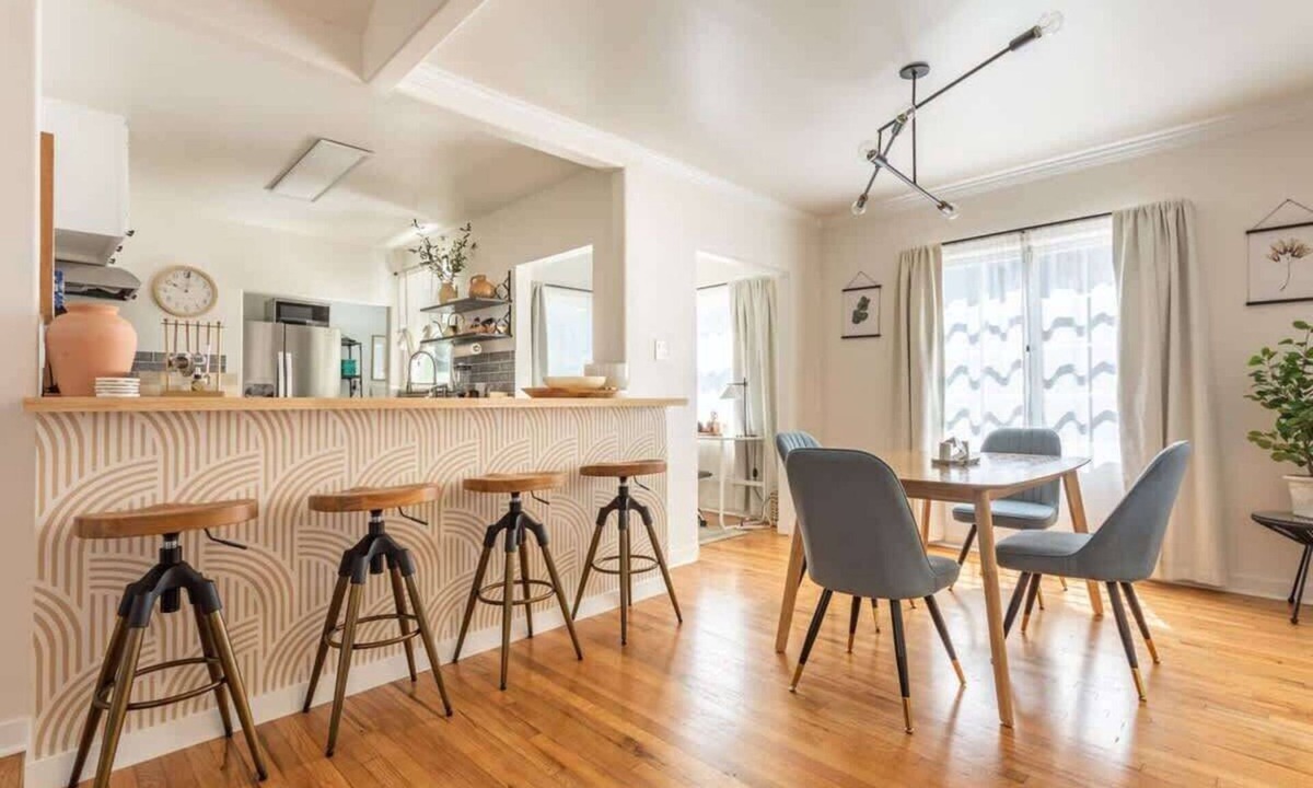Carlson Park House | Renovated Home I Walk to Downtown | Patio