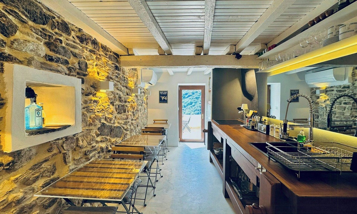Apricale House | Renovated stone house in Apricale with hammam