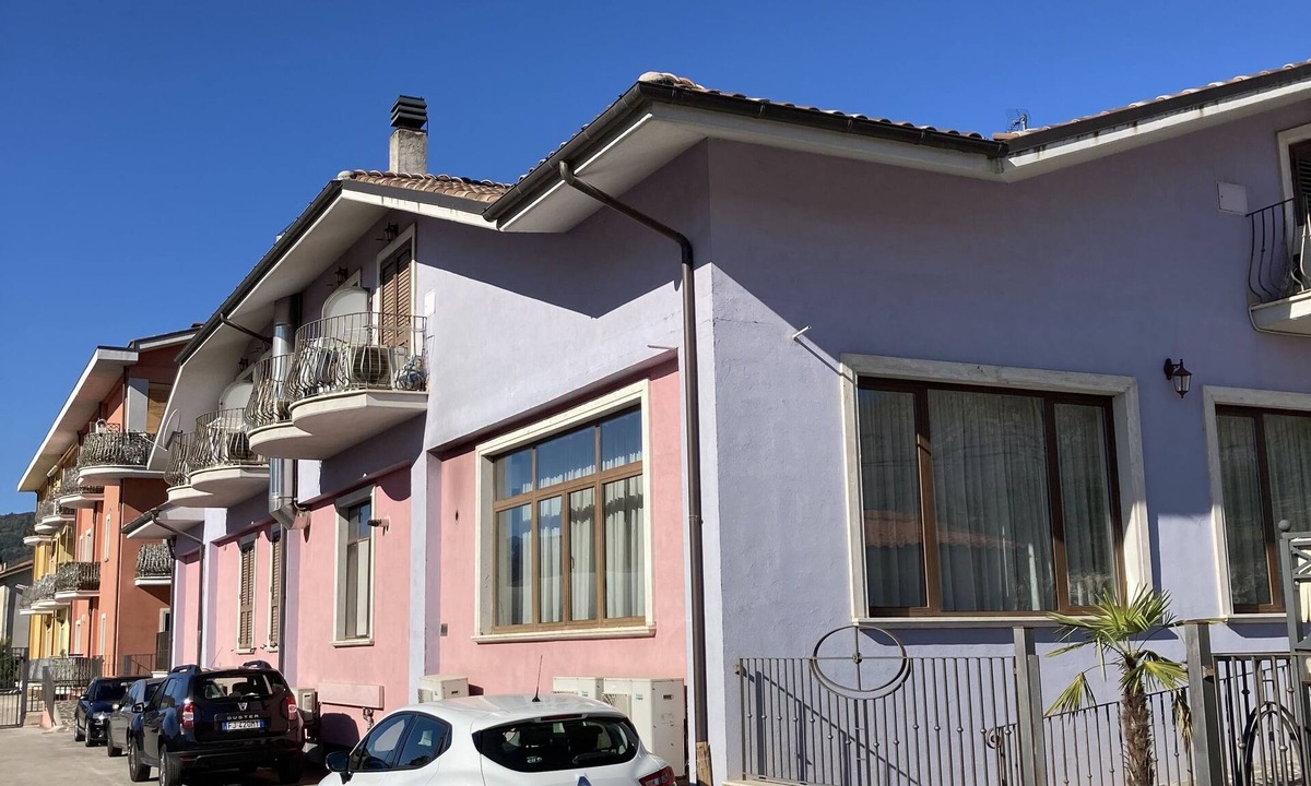 Avezzano House | Residence le Ginestre Apartment No. 3 Two-room apartment 2 beds