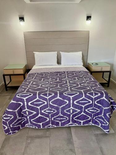 Lynwood Hotel | Rocky Inn Motel