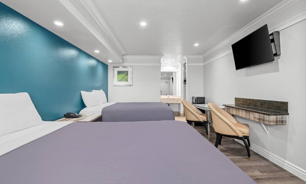 Commerce Hotel | Rodeway Inn Commerce - Los Angeles