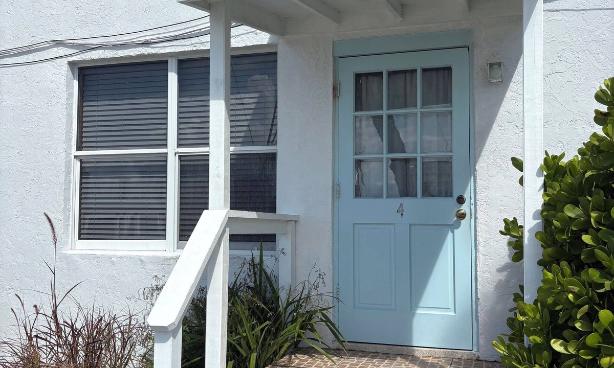 Upper Matecumbe Key Hotel | Room #2 in Charming hotel with AC in sunny Islamorada