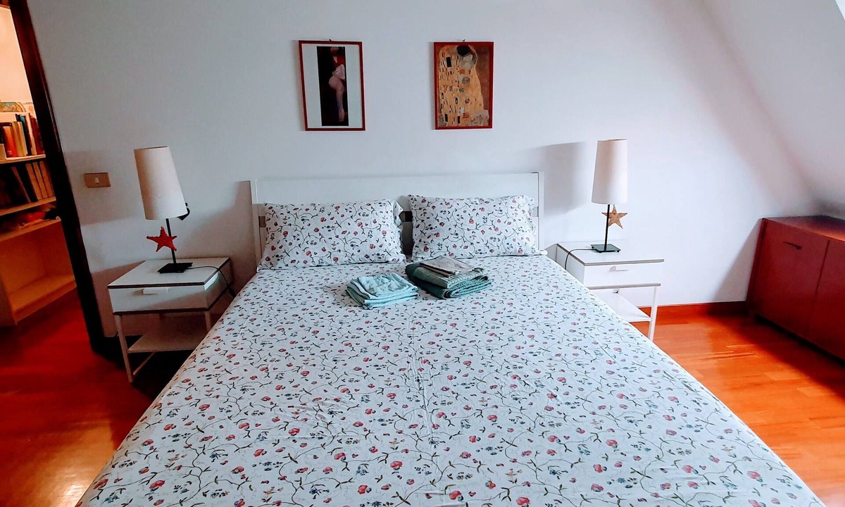 Zona XIX Casal Morena House | Room "A Splendid Room in Wonderful Rome" with Private Terrace, Wi-Fi, and Air Conditioning
