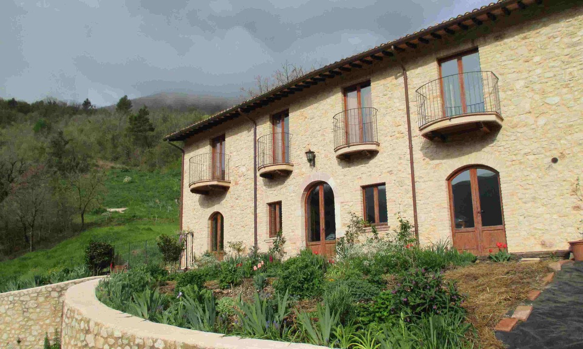 Vallo di Nera Apartment | Rural farm-stay in restored villa on working organic farm. Kid friendly!