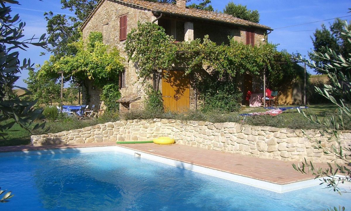 Badiola House | Rural Italian Farmhouse in Umbria with Private Pool & Garden