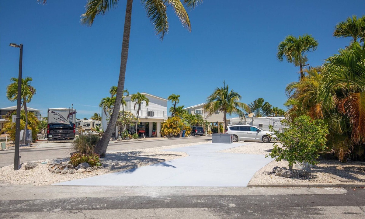 Cudjoe Key RV Rental | RV Lot #474 in Venture Out | 30/50 Amp | Bring Your RV | No RV Included