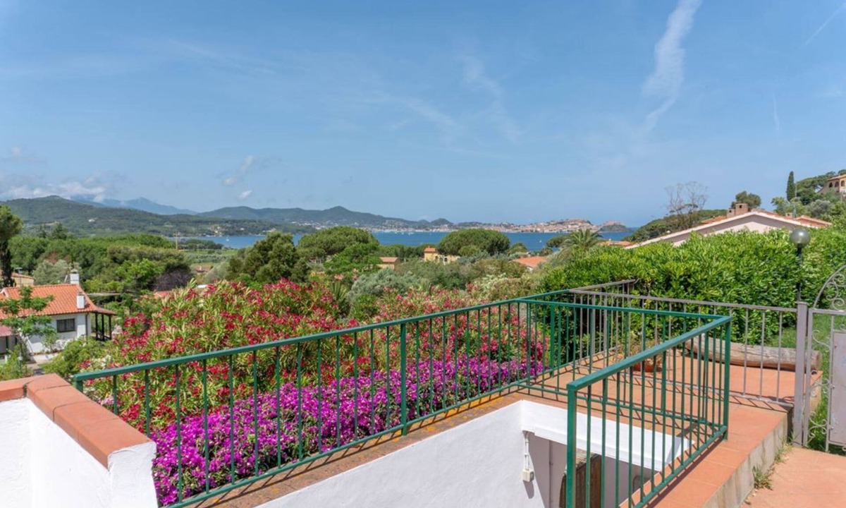 Magazzini Apartment | Saline - Apartment with sea views in Portoferraio