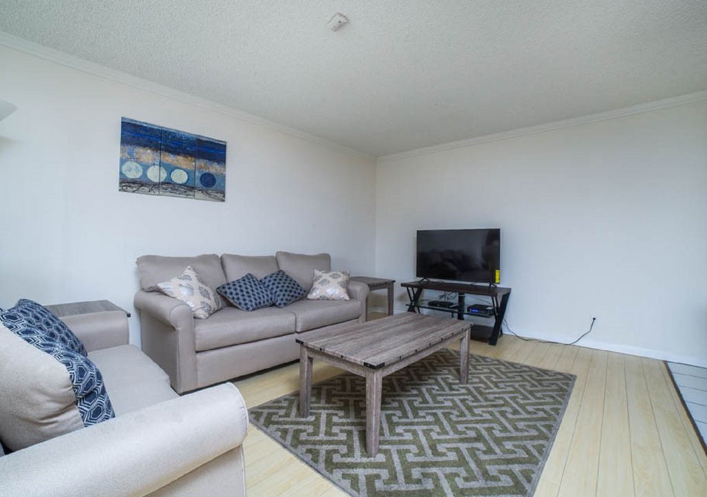 Sawtelle Apartment | Santa Monica, Central 2 bed apt w/ private parking