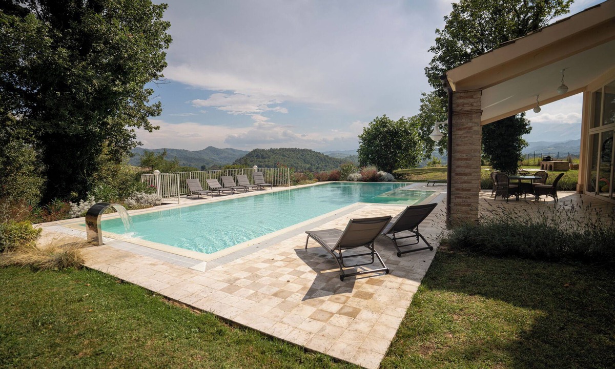Amandola House | Secluded Marche Hillside Retreat — shared pool, estate grounds & alfresco dining