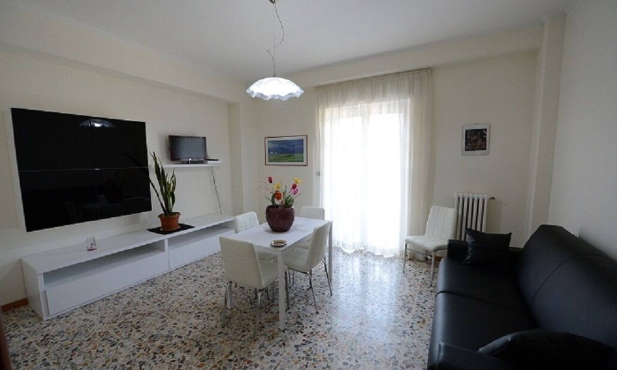 Quartiere XXVII Primavalle Apartment | Second floor apartment Casa Amena near Vatican, Metro, parking.