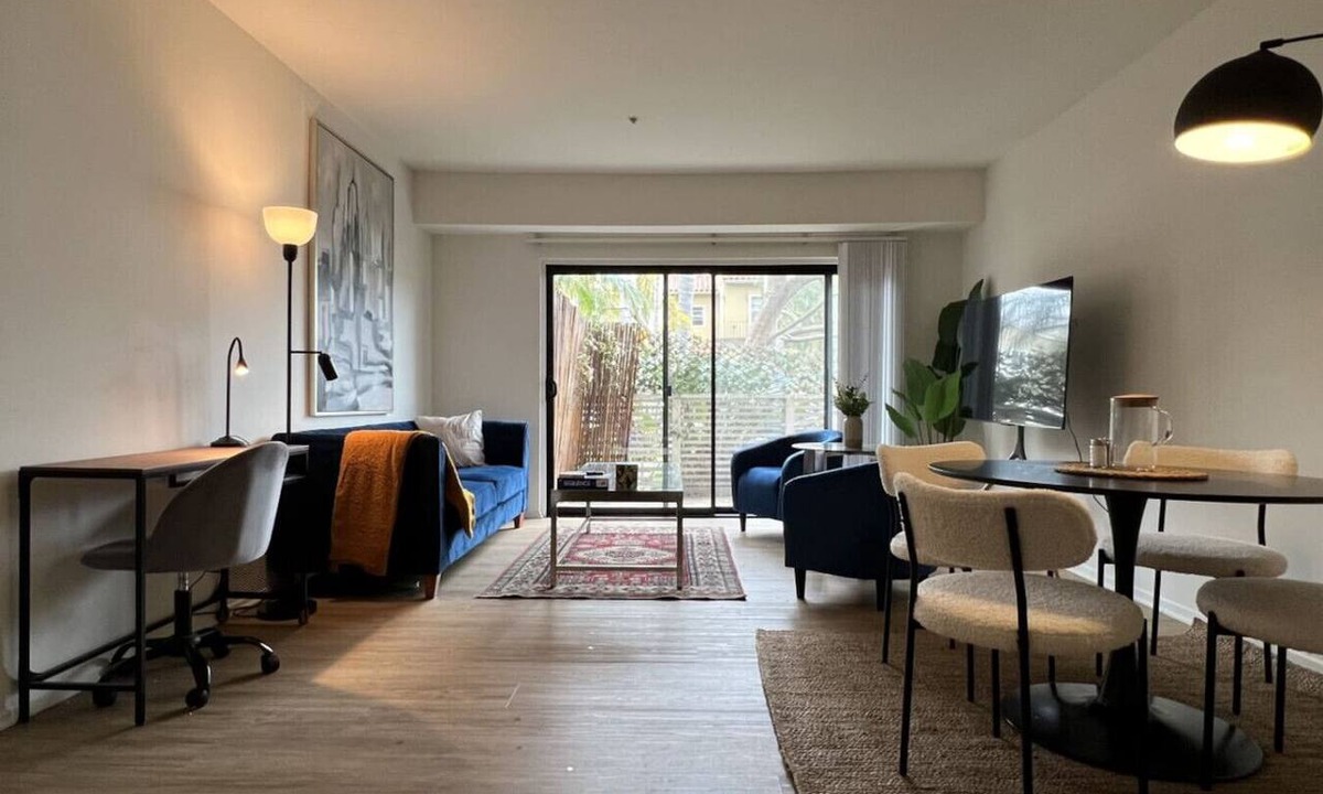Wilshire Montana Apartment | Serenity Retreat in Santa Monica