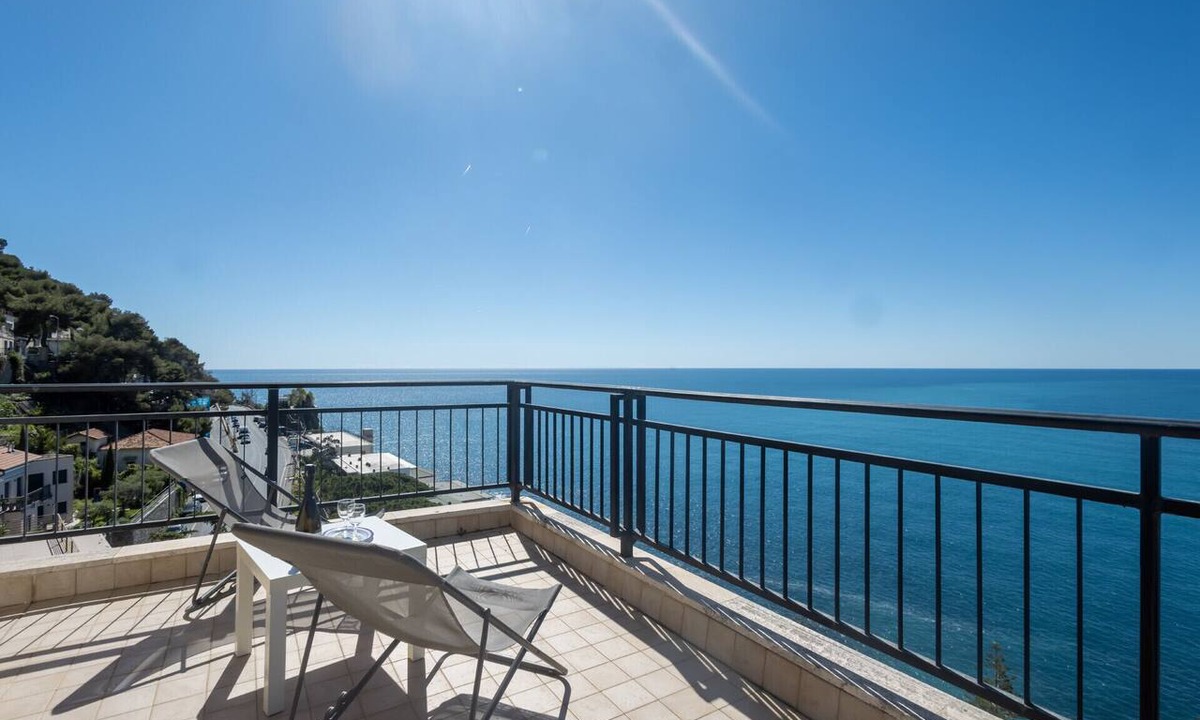 Ospedaletti Apartment | Sky & Sea Apartment by Wonderful Italy